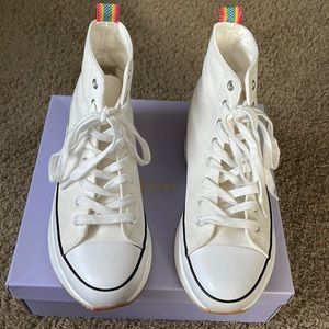 Madden Girl Winona sneakers in white size 8